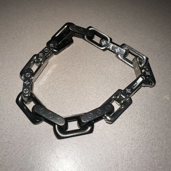 Louis vuitton chain links bracelet - Picture 2 of 3